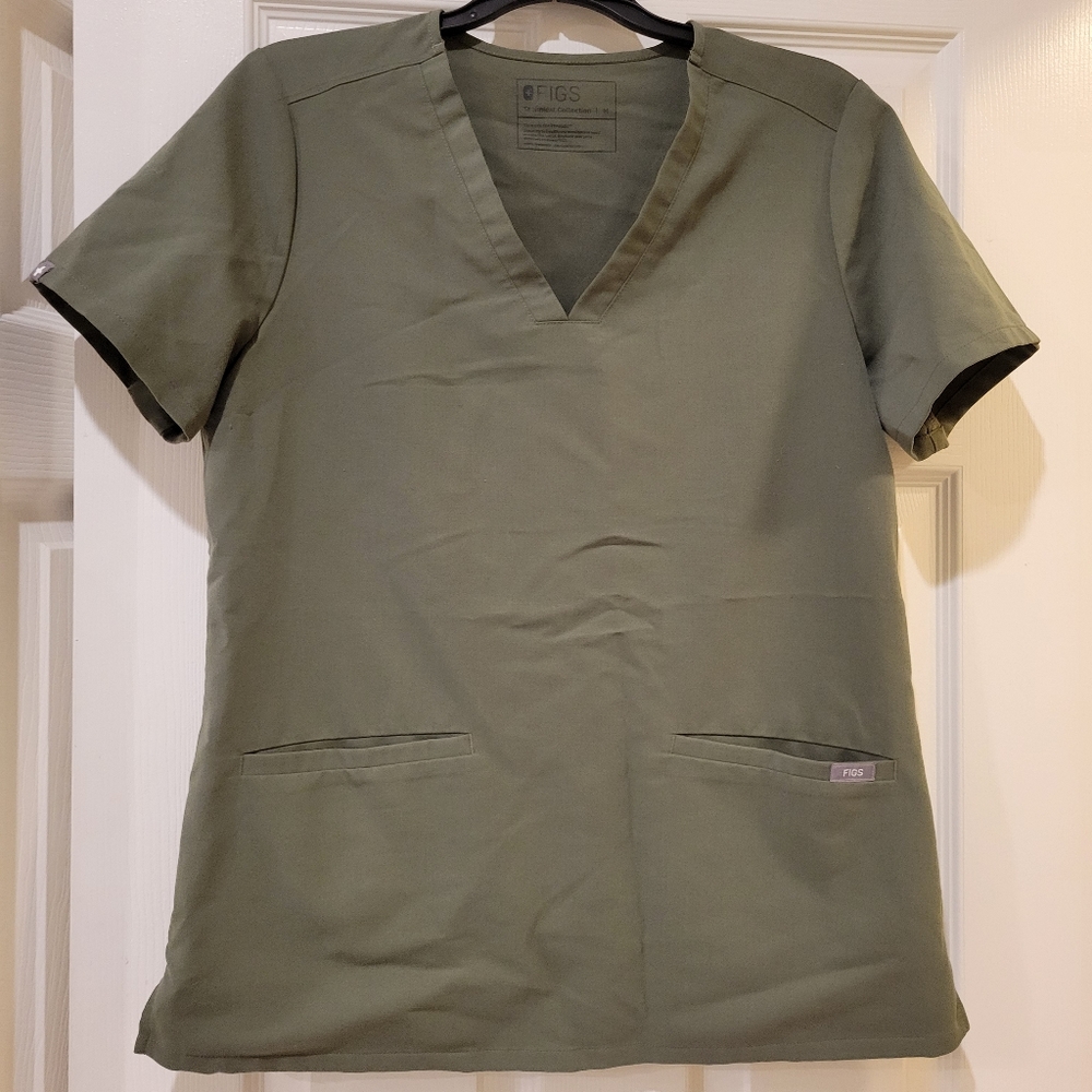 Figs moss green scrub top EUC